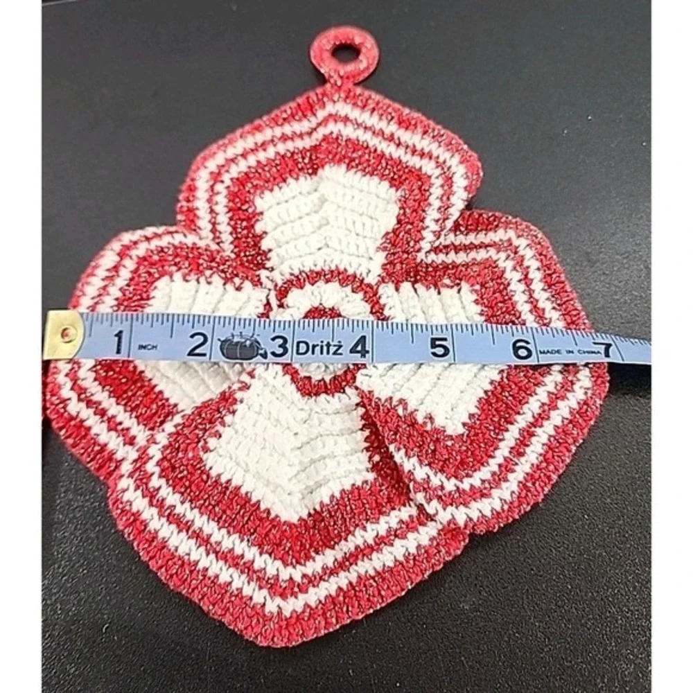 VINTAGE HAND‎ CROCHETED POTHOLDERS TRIVETS RED & WHITE -flower CIRCLE!  Beauties
